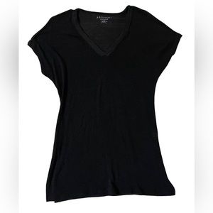 Philosophy light weight sweater v-neck top